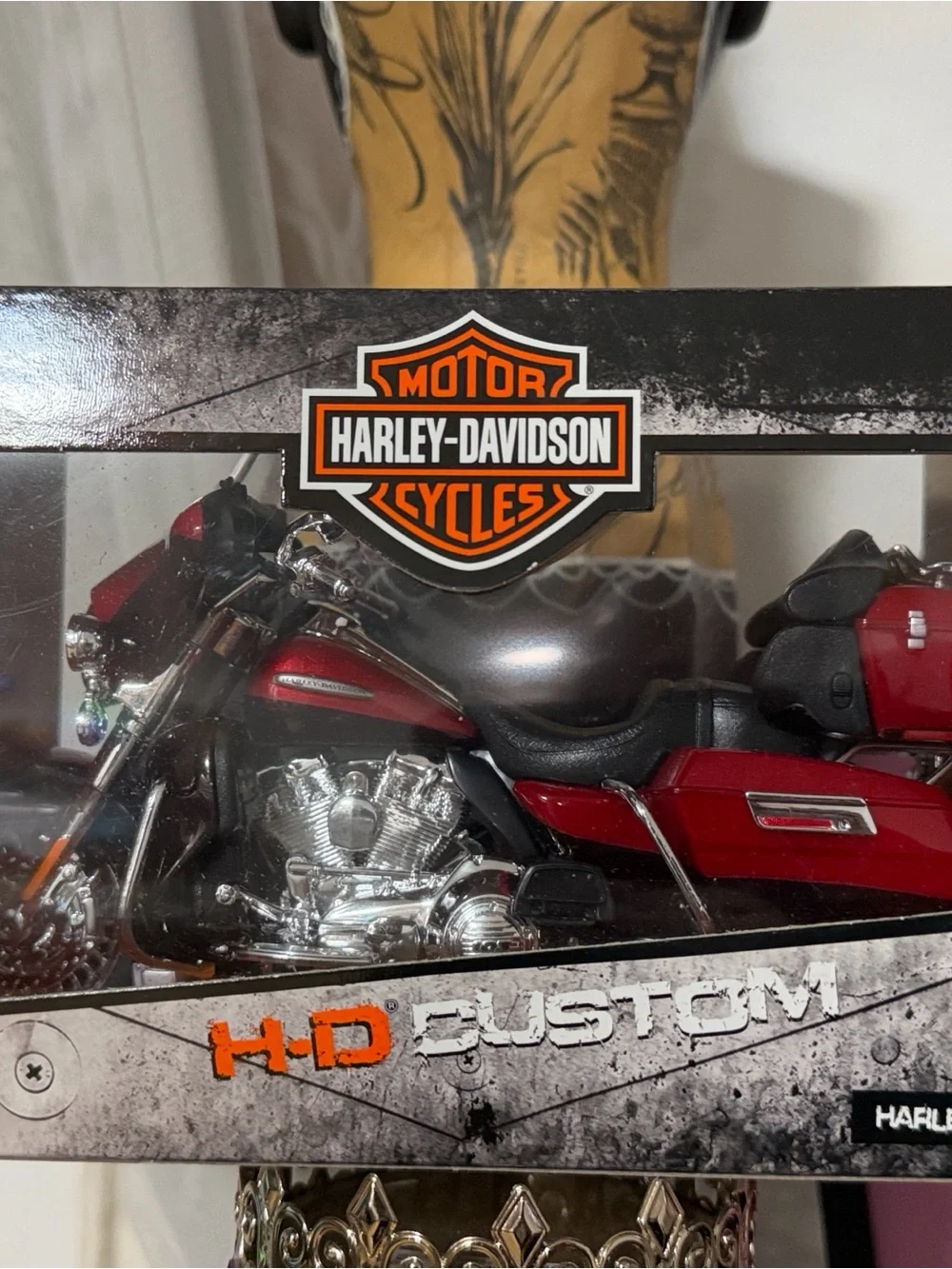 NWOT: Maisto Motor Harley-Davidson Cycles H-D Custom